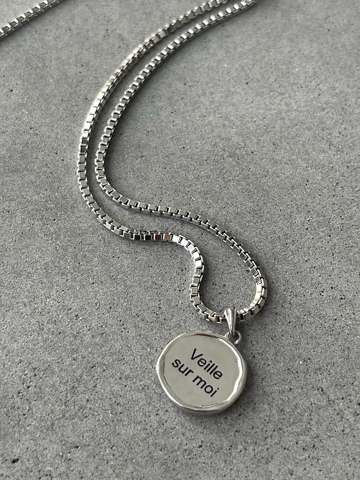 COLLIER VEILLE SUR MOI - CAROLINE NÉRON